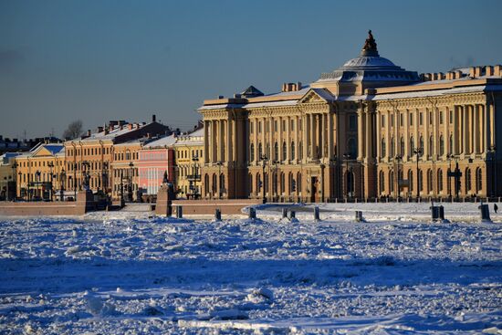 Сильный мороз в Санкт-Петербурге