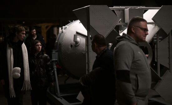 Международная выставка-форум "Россия"
Павильон №19 "АТОМ" Место: Россия, Москва. Автор: Владимир Астапкович/РИА Новости. Работа выставки "Россия"