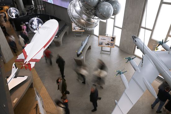 Международная выставка-форум "Россия"
Павильон №19 "АТОМ" Место: Россия, Москва. Автор: Владимир Астапкович/РИА Новости. Работа выставки "Россия"