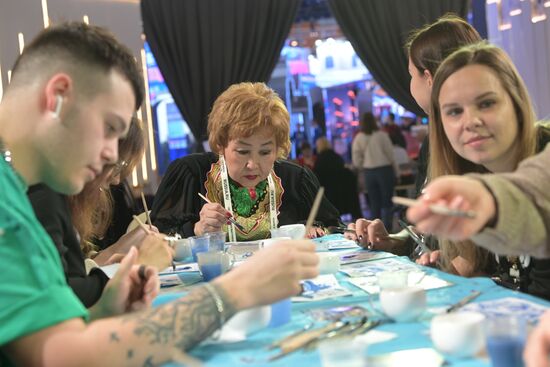 Выставка "Россия". Проект "Елки России"