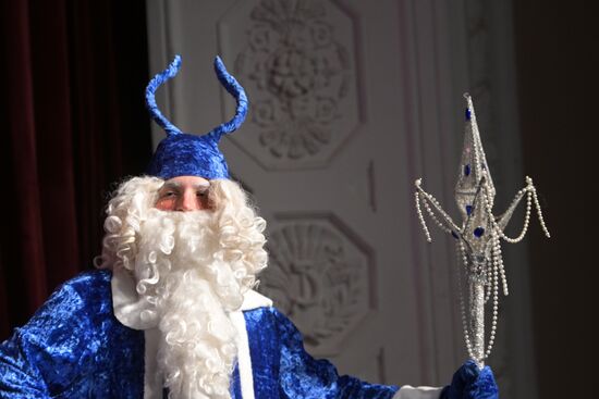 Международная выставка-форум "Россия"
"Новогодняя сказка" от МГИК
Павильон №84, Дом культуры Место: Россия, Москва. Автор: Алексей Никольский/РИА Новости. Выставка "Россия". "Новогодняя сказка" от МГИК