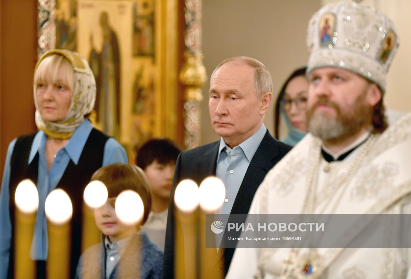 Президент РФ В. Путин посетил Рождественское богослужение