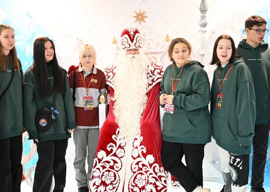 Международную выставку-форум "Россия" посетили 380 детей из российских регионов