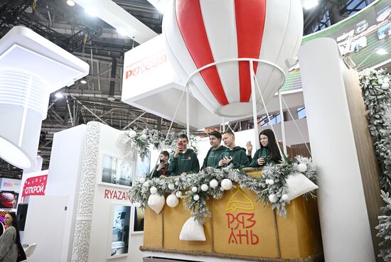 Международную выставку-форум "Россия" посетили 380 детей из российских регионов