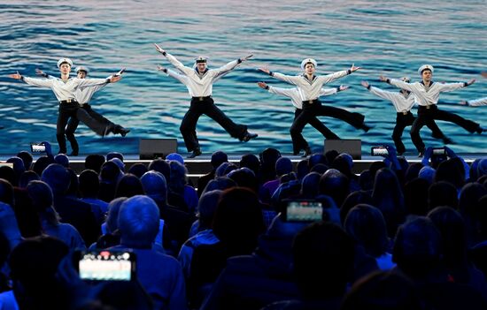 Международная выставка-форум "Россия"
Концерт – презентация "Севастополь - город героев", павильон №75 Место: Россия, Москва. Автор: Алексей Майшев/РИА Новости. Выставка "Россия". Концерт – презентация "Севастополь - город героев"