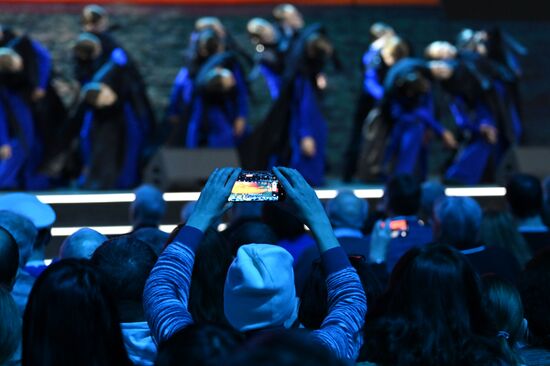 Международная выставка-форум "Россия"
Концерт – презентация "Севастополь - город героев", павильон №75 Место: Россия, Москва. Автор: Алексей Майшев/РИА Новости. Выставка "Россия". Концерт – презентация "Севастополь - город героев"