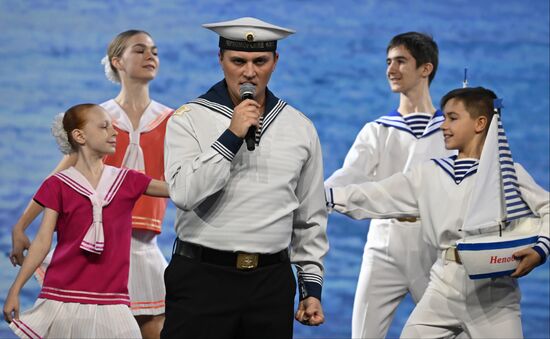 Международная выставка-форум "Россия"
Концерт – презентация "Севастополь - город героев", павильон №75 Место: Россия, Москва. Автор: Алексей Майшев/РИА Новости. Выставка "Россия". Концерт – презентация "Севастополь - город героев"