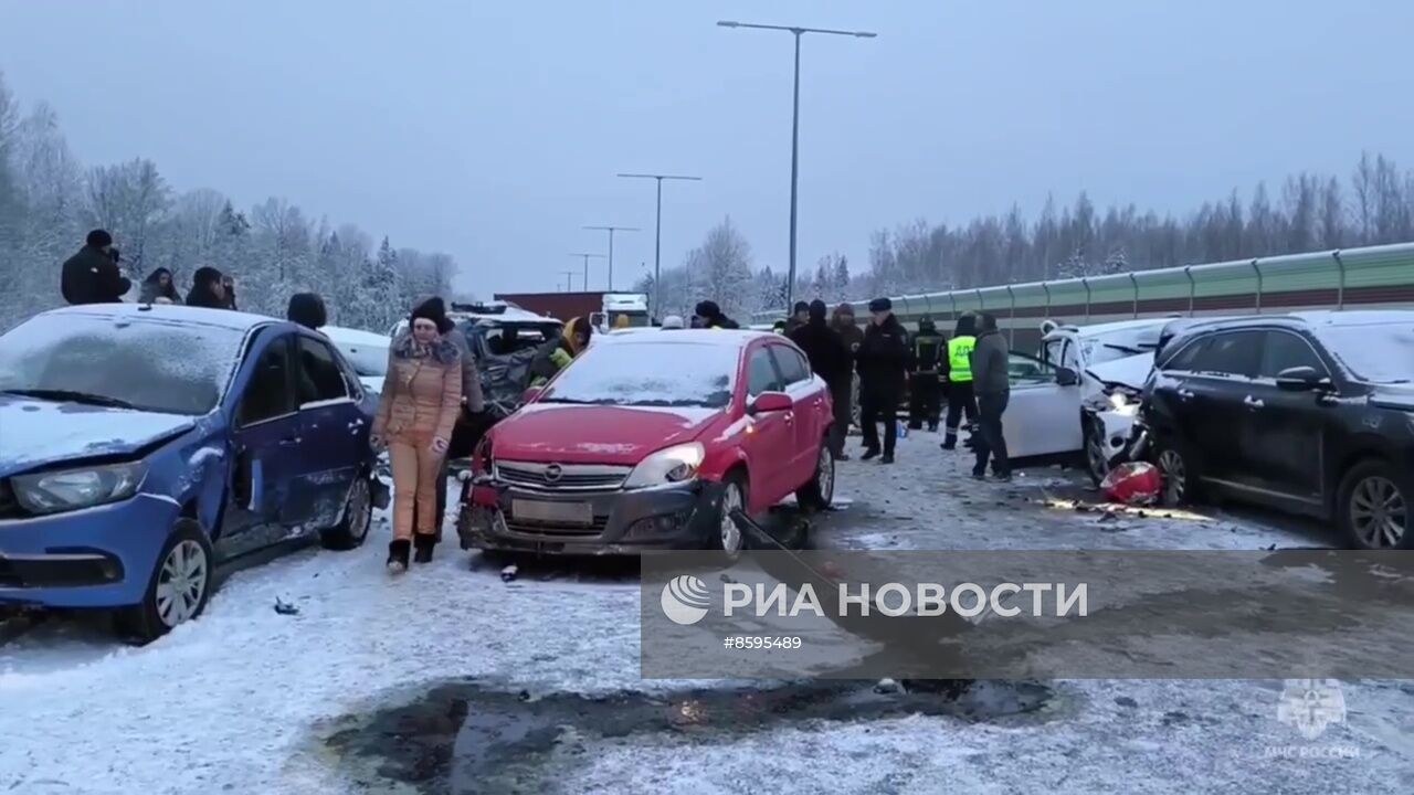 Авария на трассе М-11 в Новгородской области