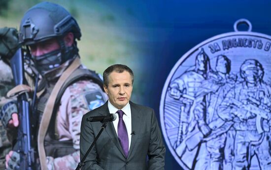 Международная выставка-форум "Россия"
Открытие Дня региона - презентация Белгородской области, павильон №75
Вячеслав Гладков, губернатор Белгородской области Место: Россия, Москва. Автор: Евгений Биятов/РИА Новости. Выставка "Россия". Белгородская область. День региона