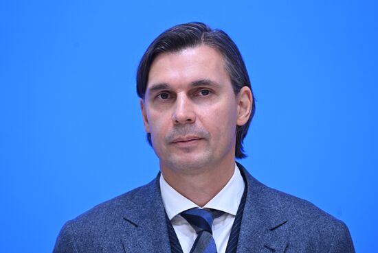 Международная выставка-форум "Россия"
Торжественное подписание соглашений, павильон №75
Олег Крестинин, генеральный директор ООО УК "МЕТАЛЛОИНВЕСТ" Место: Россия, Москва. Автор: Евгений Биятов/РИА Новости. Выставка "Россия". Белгородская область. День региона