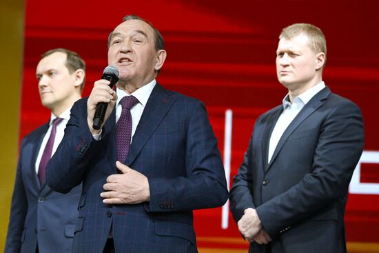 Международная выставка-форум "Россия"
Курская область. День региона, павильон №75
Открытие Дня Региона – презентация Курской области
Петр Бирюков, заместитель мэра Москвы в правительстве Москвы по вопросам жилищно-коммунального хозяйства и благоустройства (в центре) Место: Россия, Москва. Автор: Станислав Красильников/РИА Новости. Выставка "Россия". Курская область. День региона