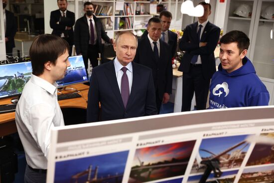 Рабочая поездка президента РФ В. Путина в Хабаровск 