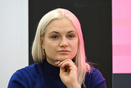 Выставка "Россия". Автограф-сессия с участием курских олимпийских чемпионов по лыжному спорту, фехтованию, велоспорту