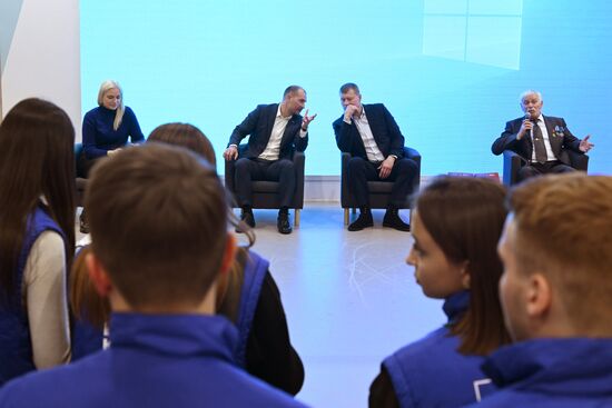 Выставка "Россия". Автограф-сессия с участием курских олимпийских чемпионов по лыжному спорту, фехтованию, велоспорту