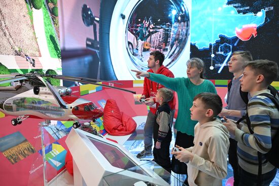 Международная выставка-форум "Россия"
Стенд Ставрополья, павильон №75 Место: Россия, Москва. Автор: Максим Блинов/РИА Новости. Работа выставки "Россия"