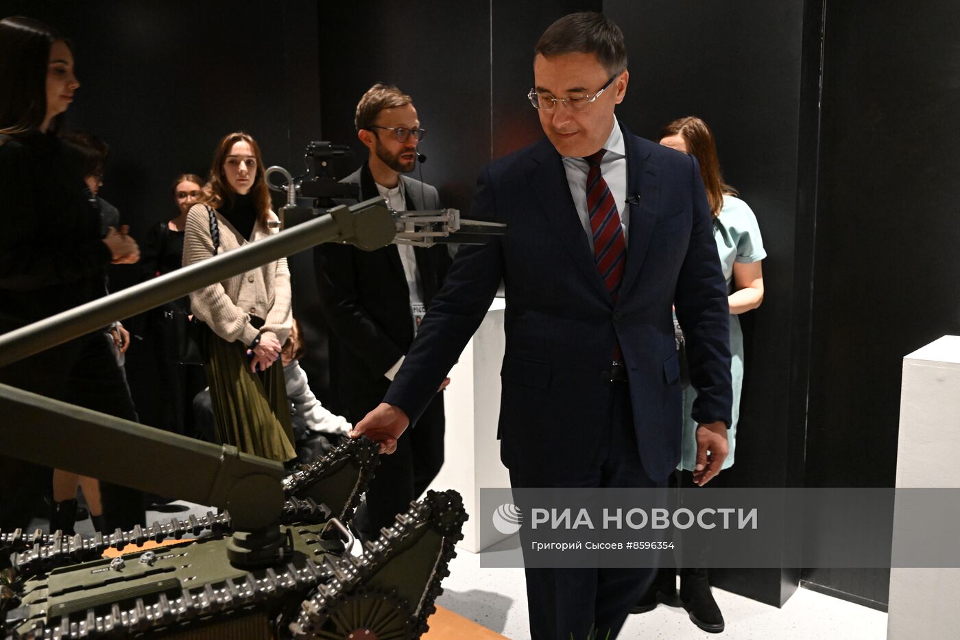 Выставка "Россия". Презентация обновленной экспозиции Минобрнауки России "Десятилетие науки и технологий"