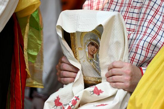 Международная выставка-форум "Россия"
Обряд бракосочетания в народных традициях Курской губернии, павильон №75 Место: Россия, Москва. Автор: Станислав Красильников/РИА Новости. Выставка "Россия". Торжественная церемония бракосочетания пары из города Курска