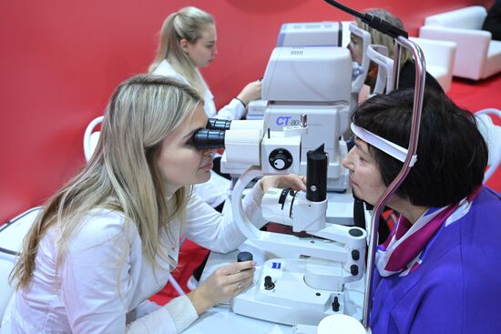 Международная выставка-форум "Россия"
Курская область. День региона, павильон "Семья. Работа. Долголетие" Минтруда России Место: Россия, Москва. Автор: Максим Блинов/РИА Новости. Выставка "Россия". Курская область. День региона