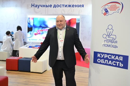 Международная выставка-форум "Россия"
Курская область. День региона, павильон "Семья. Работа. Долголетие" Минтруда России
Михаил Лукашов, главный врач ОБУЗ "Курская областная многопрофильная клиническая больница" Место: Россия, Москва. Автор: Максим Блинов/РИА Новости. Выставка "Россия". Курская область. День региона