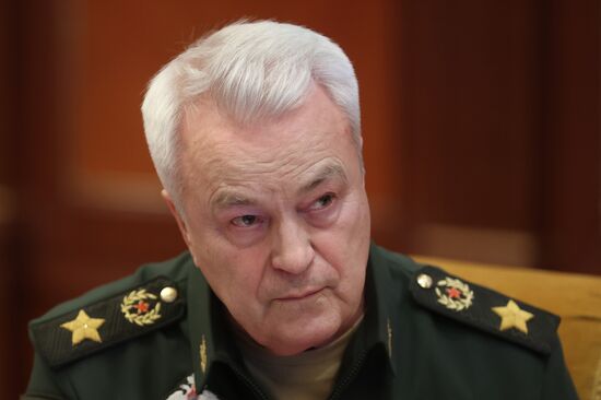 Зампред Совбеза РФ Д. Медведев провел совещание по вопросам доукомплектования Вооруженных сил РФ контрактниками