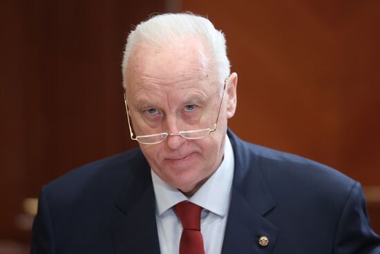 Зампред Совбеза РФ Д. Медведев провел совещание по вопросам доукомплектования Вооруженных сил РФ контрактниками