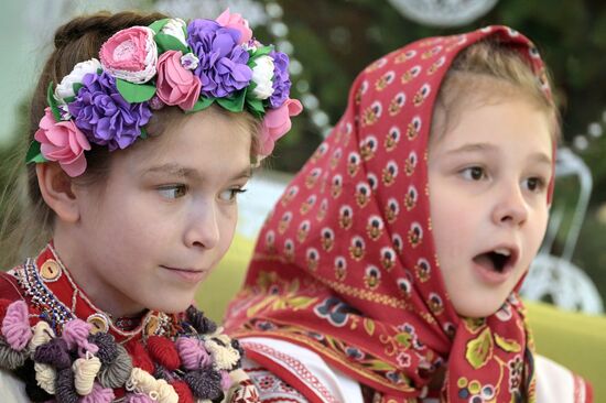 Международная выставка-форум "Россия"
Павильон №75 Место: Россия, Москва. Автор: Владимир Астапкович/РИА Новости. Работа выставки "Россия"