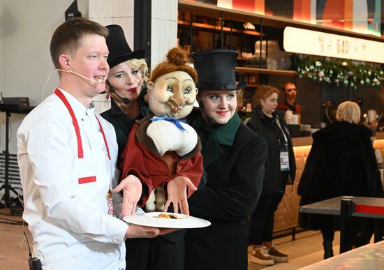 Международная выставка-форум "Россия"
Гастрономическое театрализованное представление, павильон "Дом Российской кухни" Место: Россия, Москва. Автор: Станислав Красильников/РИА Новости. Выставка "Россия". Гастрономическое театрализованное представление