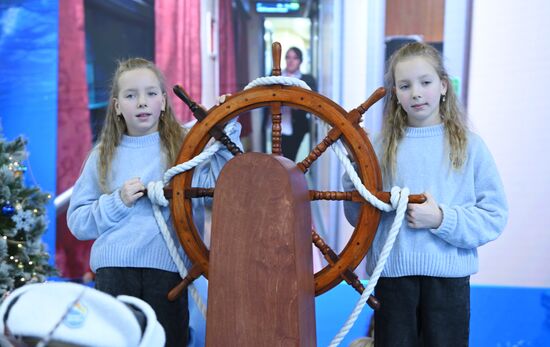 Международная выставка-форум "Россия"
Стенд Сахалина, павильон №75
Место: Россия, Москва. Автор: Максим Блинов/РИА Новости. Работа выставки "Россия"