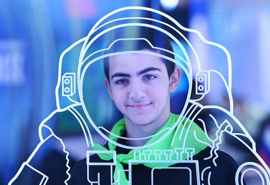 Международная выставка-форум "Россия"
Стенд Амурской области, павильон №75
Место: Россия, Москва. Автор: Максим Блинов/РИА Новости. Работа выставки "Россия"