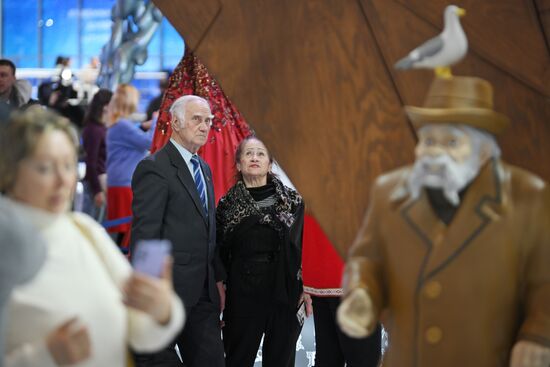 Международная выставка-форум "Россия"
Стенд Архангельской области, павильон №75
Место: Россия, Москва. Автор: Максим Блинов/РИА Новости. Работа выставки "Россия"