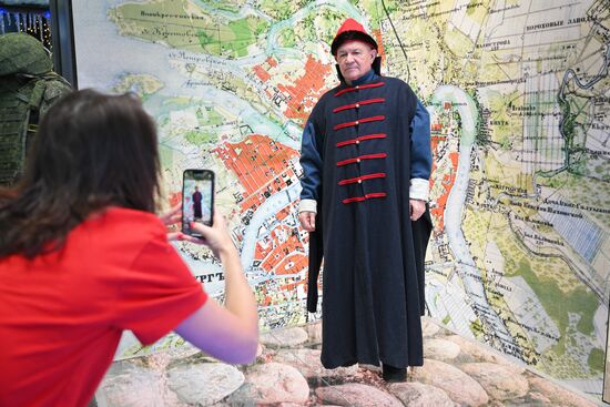 Международная выставка-форум "Россия"
Павильон №75
Место: Россия, Москва. Автор: Максим Блинов/РИА Новости. Работа выставки "Россия"