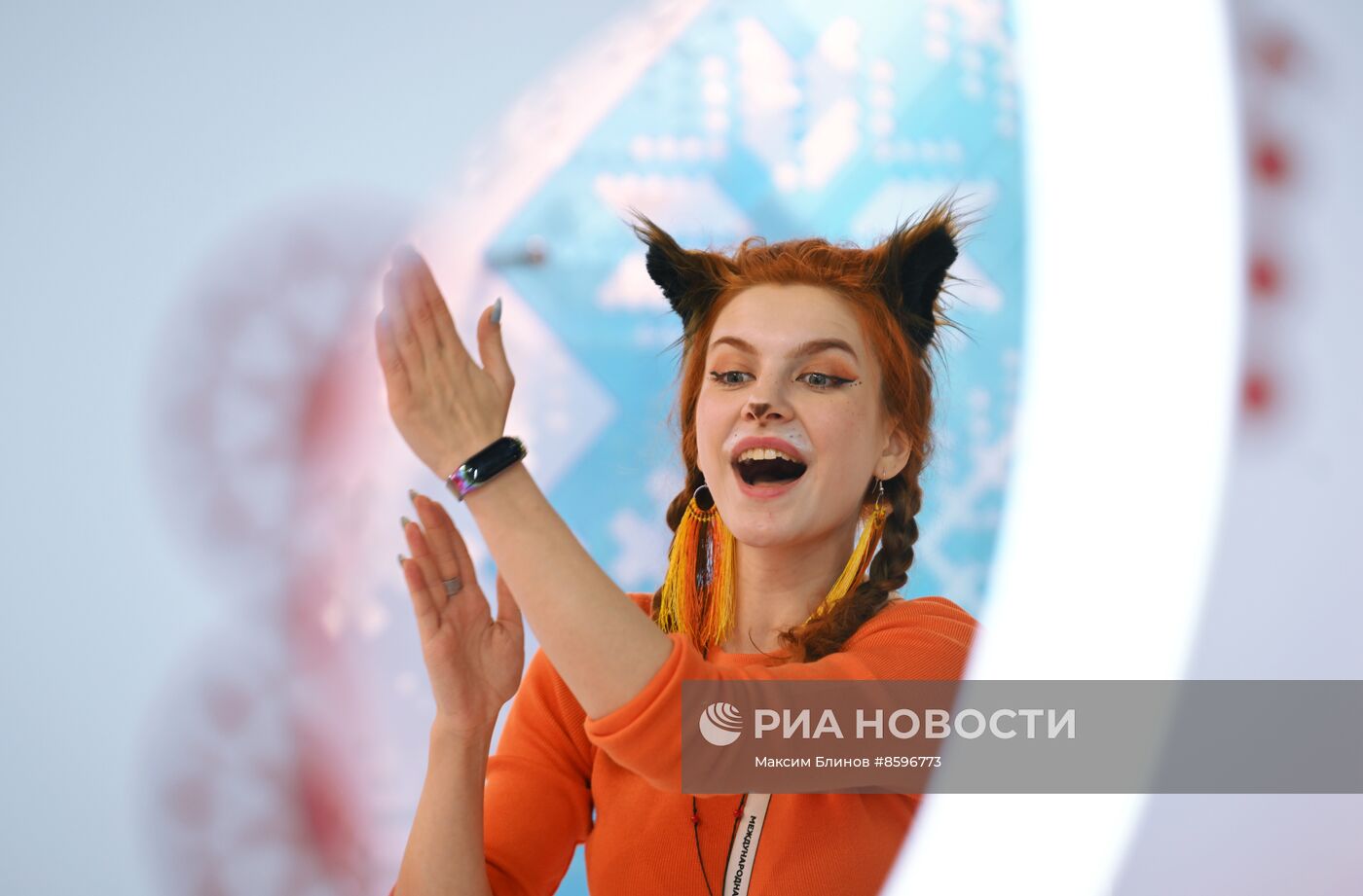 Работа выставки "Россия"