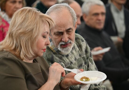 Международная выставка-форум "Россия"
Гастрономическое театрализованное представление, павильон "Дом Российской кухни" Место: Россия, Москва. Автор: Станислав Красильников/РИА Новости. Выставка "Россия". Гастрономическое театрализованное представление