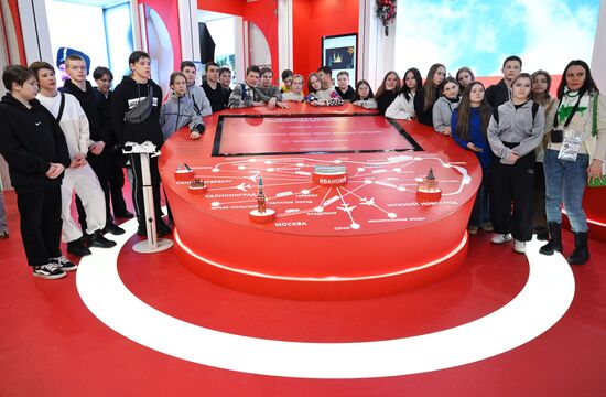 Международная выставка-форум "Россия"
Стенд Ивановской области, павильон №75
Место: Россия, Москва. Автор: Максим Блинов/РИА Новости. Работа выставки "Россия"