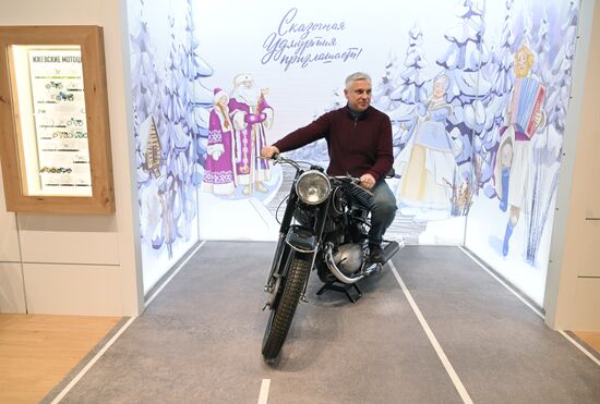 Международная выставка-форум "Россия"
Стенд Удмуртии, павильон №75
Место: Россия, Москва. Автор: Максим Блинов/РИА Новости. Работа выставки "Россия"