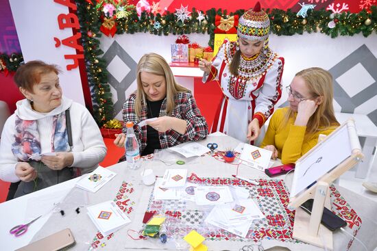 Международная выставка-форум "Россия"
Стенд Чувашии, павильон №75
Место: Россия, Москва. Автор: Максим Блинов/РИА Новости. Работа выставки "Россия"