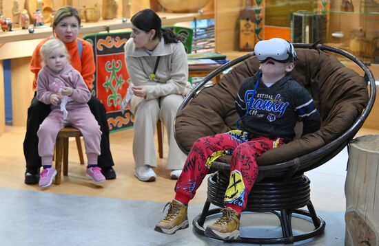 Международная выставка-форум "Россия"
Стенд Ингушетии, павильон №75
Место: Россия, Москва. Автор: Максим Блинов/РИА Новости. Работа выставки "Россия"