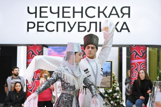 Международная выставка-форум "Россия"
Стенд Чеченской Республики, павильон №75
Место: Россия, Москва. Автор: Максим Блинов/РИА Новости. Работа выставки "Россия"