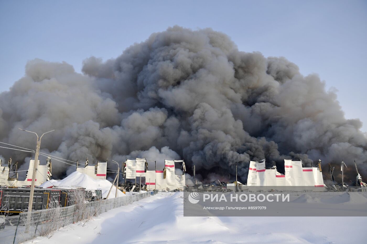 Пожар на складе Wildberries в Пушкинском районе Санкт-Петербурга