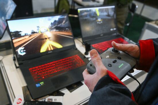 Форум "Плечом к плечу" в Подмосковье 