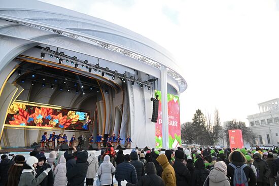 Международная выставка-форум "Россия"
Праздничный концерт "Старый Новый год по-липецки" Место: Россия, Москва. Автор: Рамиль Ситдиков/РИА Новости. Выставка "Россия". Праздничный концерт "Старый Новый год по-липецки"