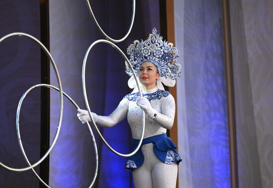 Международная выставка-форум "Россия"
Праздничный концерт "Старый Новый год по-липецки" Место: Россия, Москва. Автор: Рамиль Ситдиков/РИА Новости. Выставка "Россия". Праздничный концерт "Старый Новый год по-липецки"