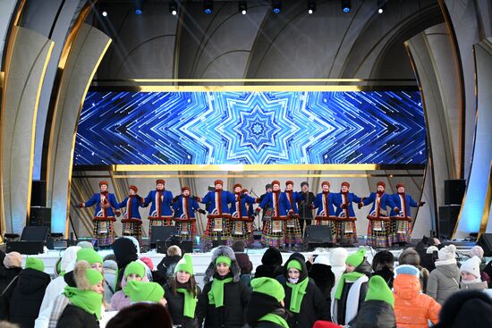 Международная выставка-форум "Россия"
Праздничный концерт "Старый Новый год по-липецки" Место: Россия, Москва. Автор: Рамиль Ситдиков/РИА Новости. Выставка "Россия". Праздничный концерт "Старый Новый год по-липецки"