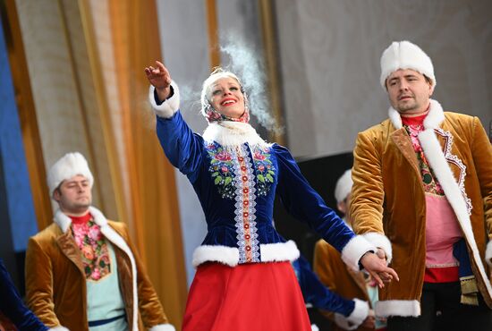 Международная выставка-форум "Россия"
Праздничный концерт "Старый Новый год по-липецки" Место: Россия, Москва. Автор: Рамиль Ситдиков/РИА Новости. Выставка "Россия". Праздничный концерт "Старый Новый год по-липецки"