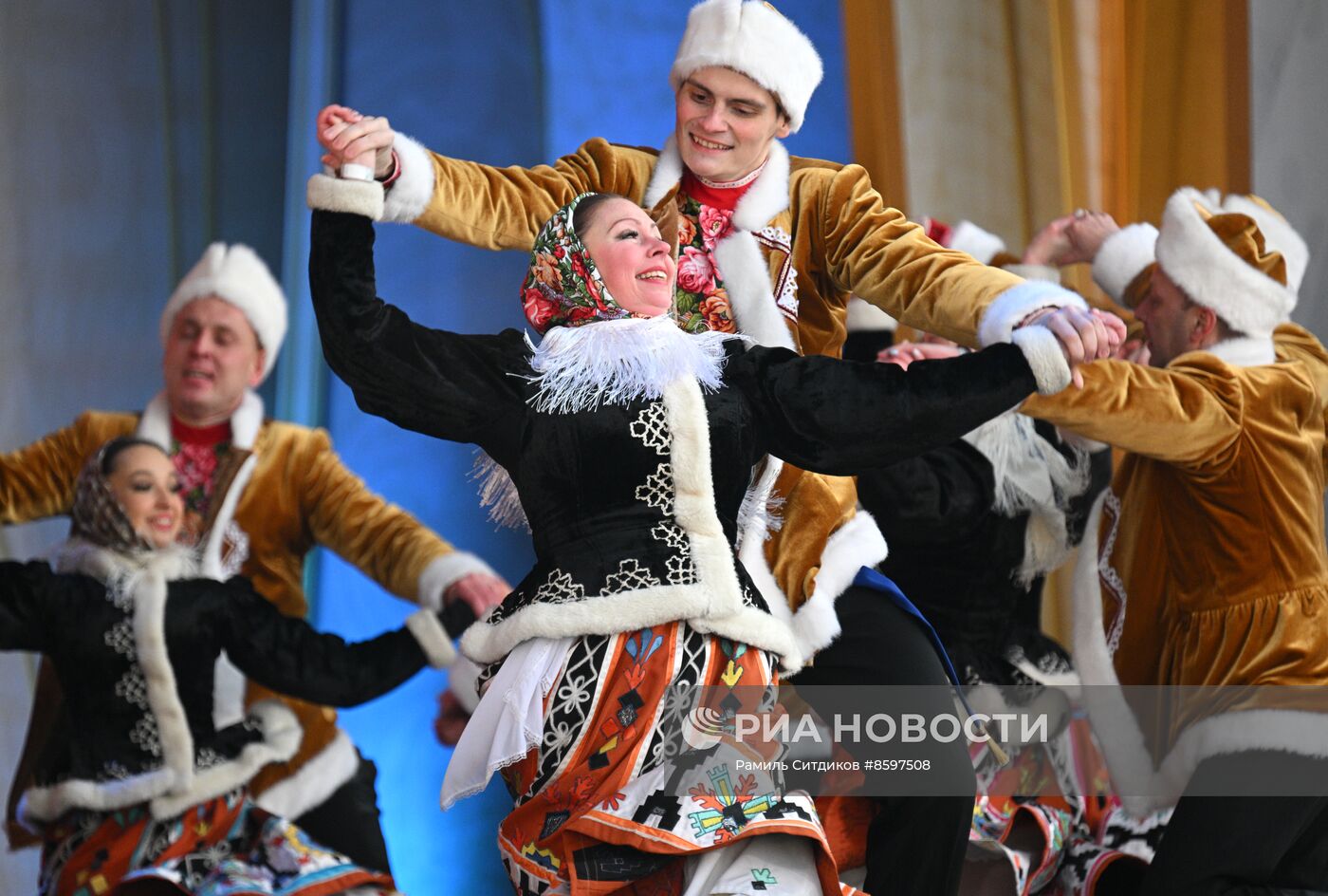 Выставка "Россия". Праздничный концерт "Старый Новый год по-липецки"