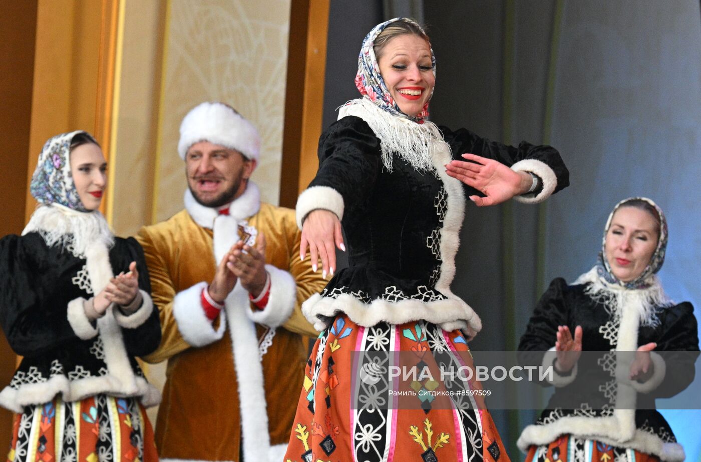 Выставка "Россия". Праздничный концерт "Старый Новый год по-липецки"