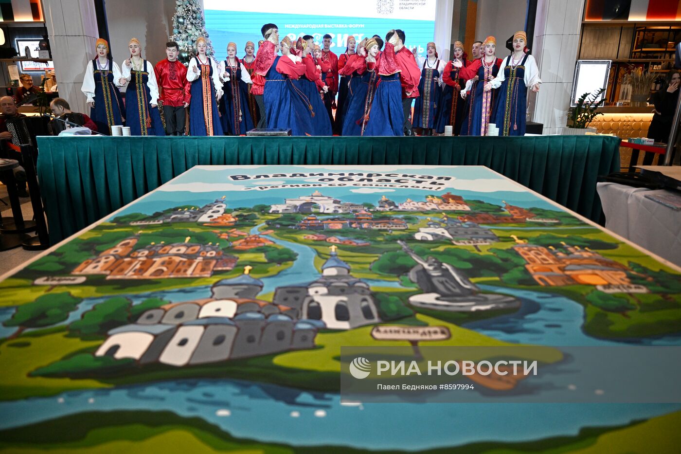 Выставка "Россия". Установление рекорда России с покровским пряником в категории "Самый большой продукт"