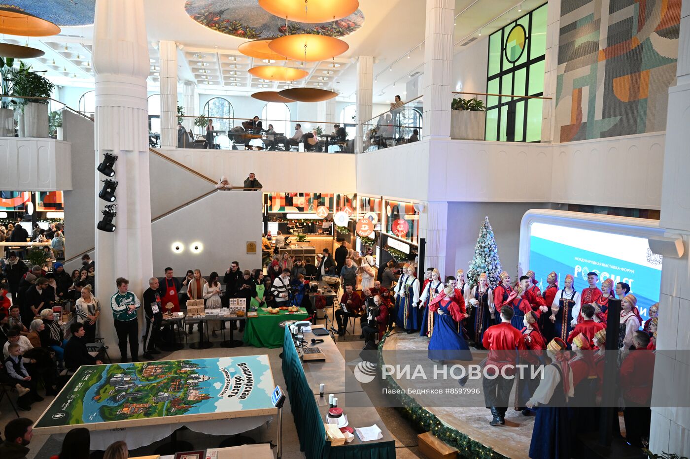 Выставка "Россия". Установление рекорда России с покровским пряником в категории "Самый большой продукт"