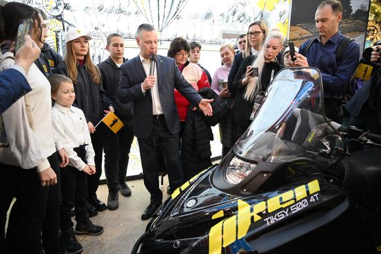 Международная выставка-форум "Россия"
Ярославская область. День региона, павильон №75
Михаил Евраев, губернатор Ярославской области Место: Россия, Москва. Автор: Рамиль Ситдиков/РИА Новости. Выставка "Россия". Ярославская область. День региона