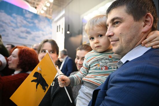 Международная выставка-форум "Россия"
Ярославская область. День региона, павильон №75 Место: Россия, Москва. Автор: Рамиль Ситдиков/РИА Новости. Выставка "Россия". Ярославская область. День региона